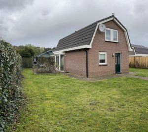 Heerlijk grasveld - Bungalowverhuur 't Lappennest in Noordwijk